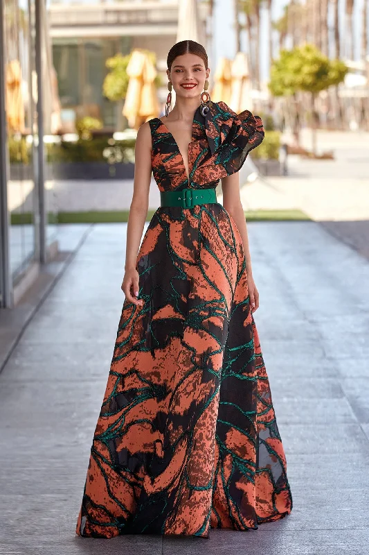 Floral shoulder patterned dress Flattering floral dresses for all body types